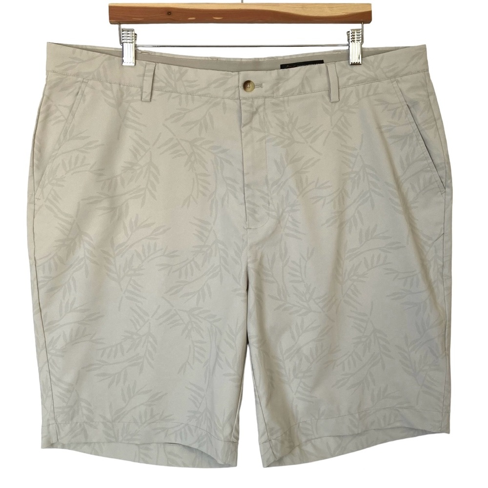 Greg Norman Golf Shorts Size 42 Leaves Botanical